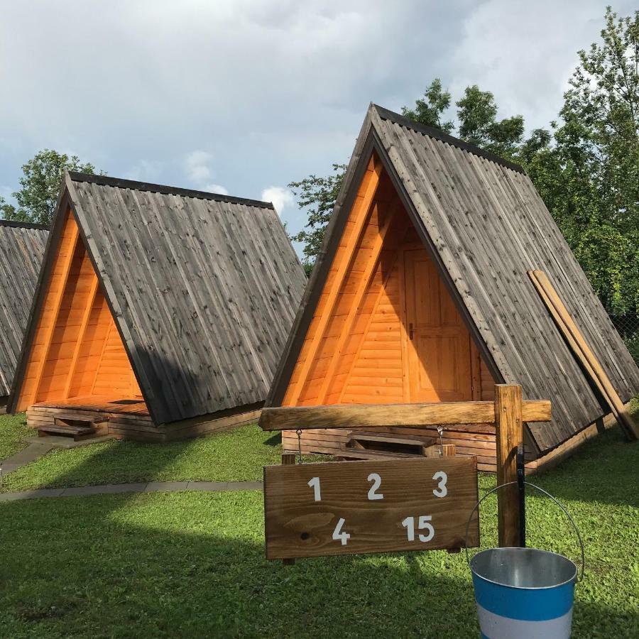 Hostel&Glamping Lana Haus Licko Petrovo Selo Exterior foto